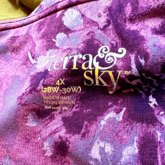 NWT - TERRA & SKY high rise fitted leggings. Size 4X (28W – 30 W). - Picture 5 of 7